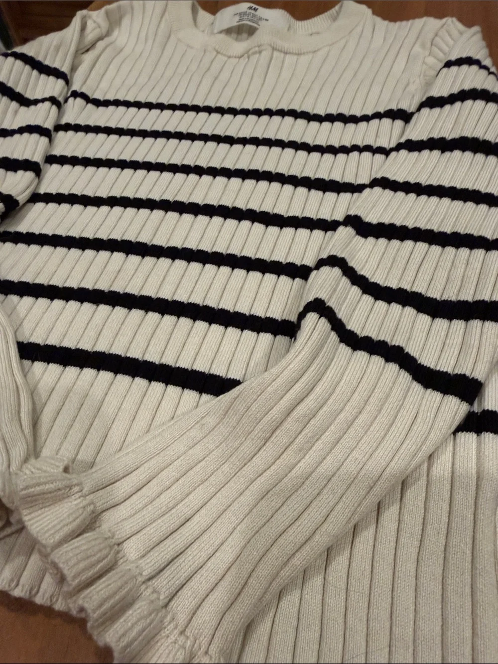 NWOT H&M Ribbed Crewneck Sweater